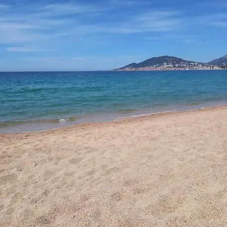 Vue Mer Avec Parking